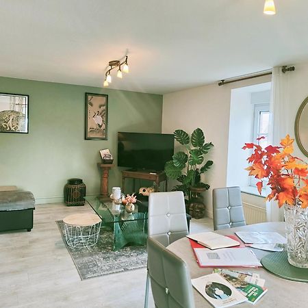 דינאן Les Appartements Du Marche מראה חיצוני תמונה