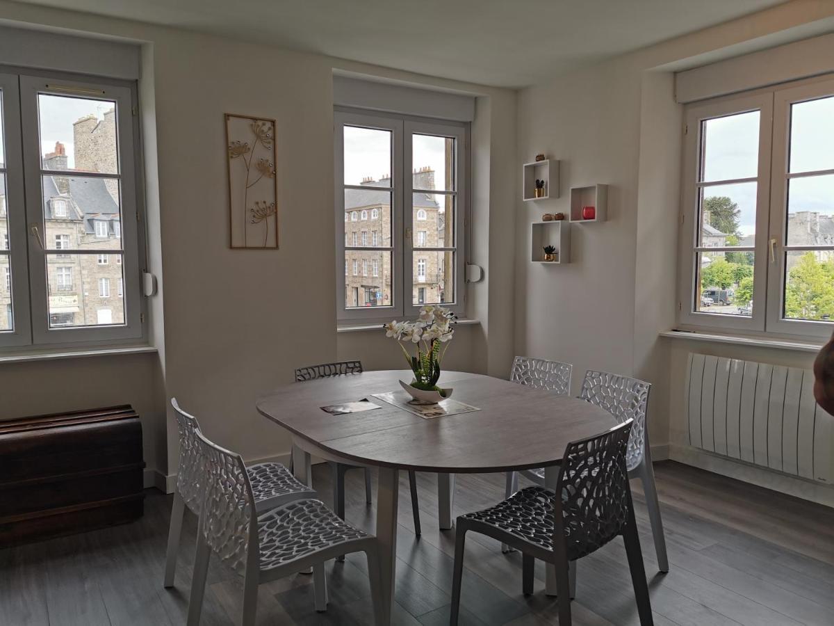 דינאן Les Appartements Du Marche מראה חיצוני תמונה