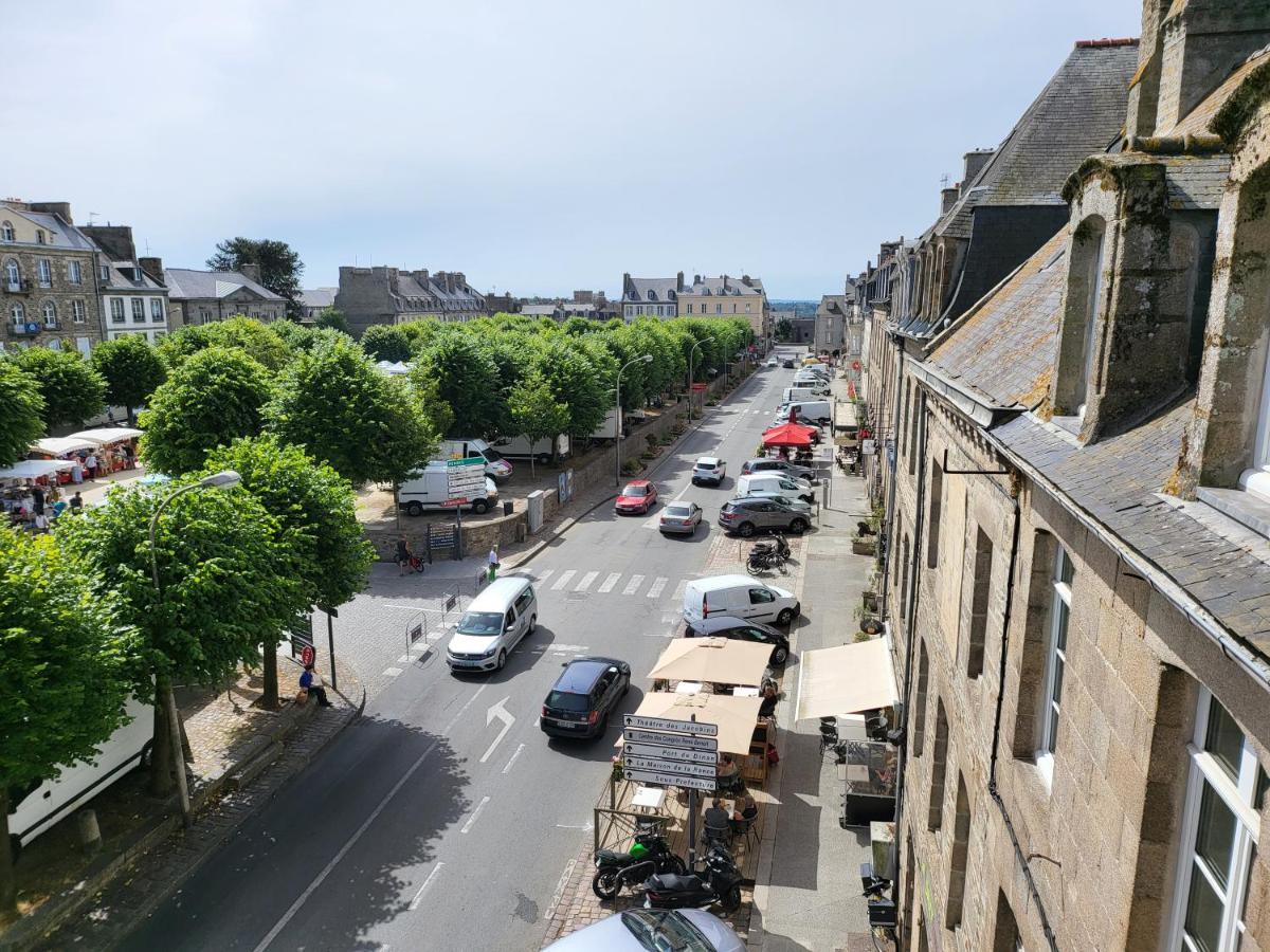 דינאן Les Appartements Du Marche מראה חיצוני תמונה