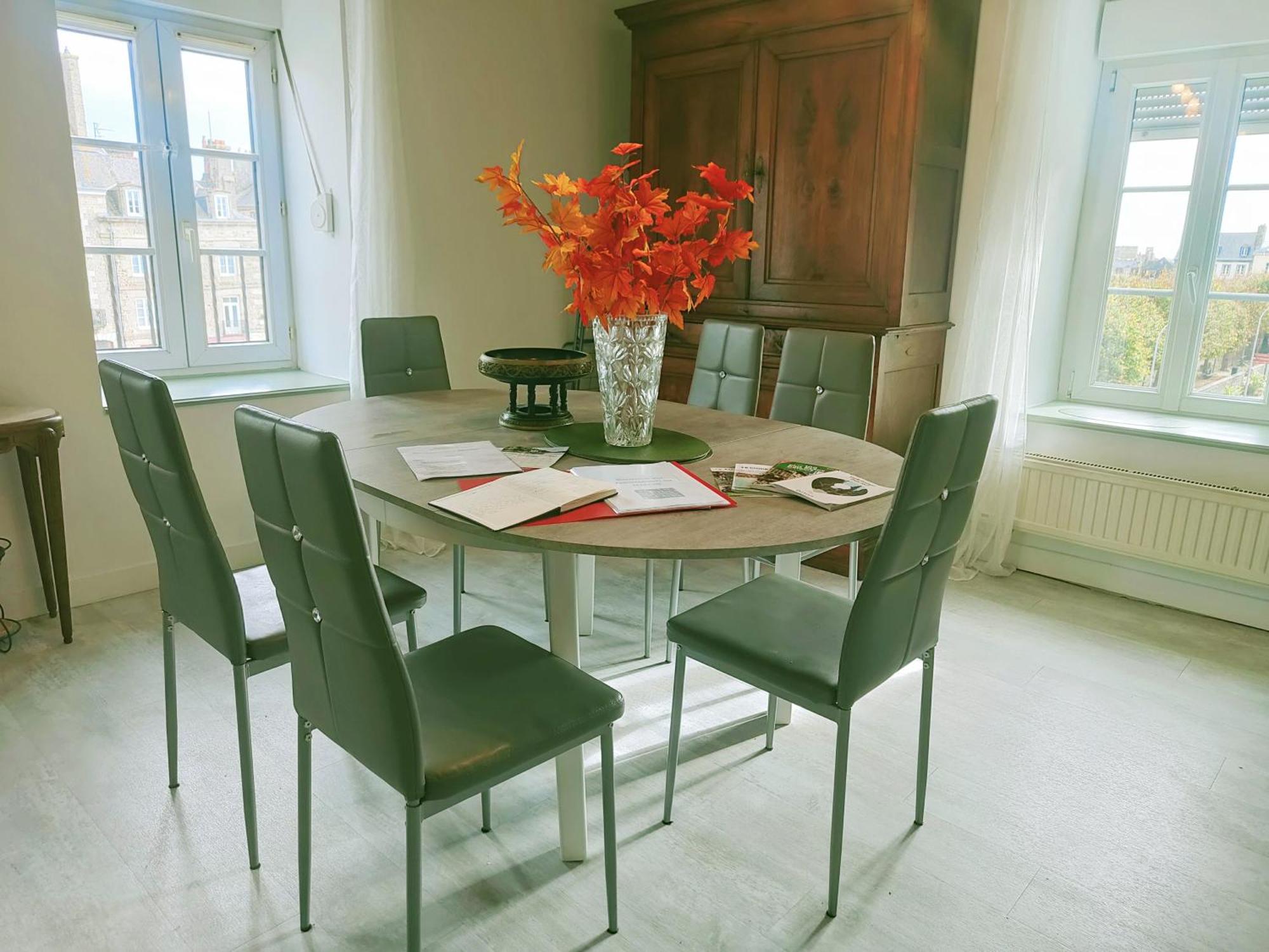 דינאן Les Appartements Du Marche מראה חיצוני תמונה
